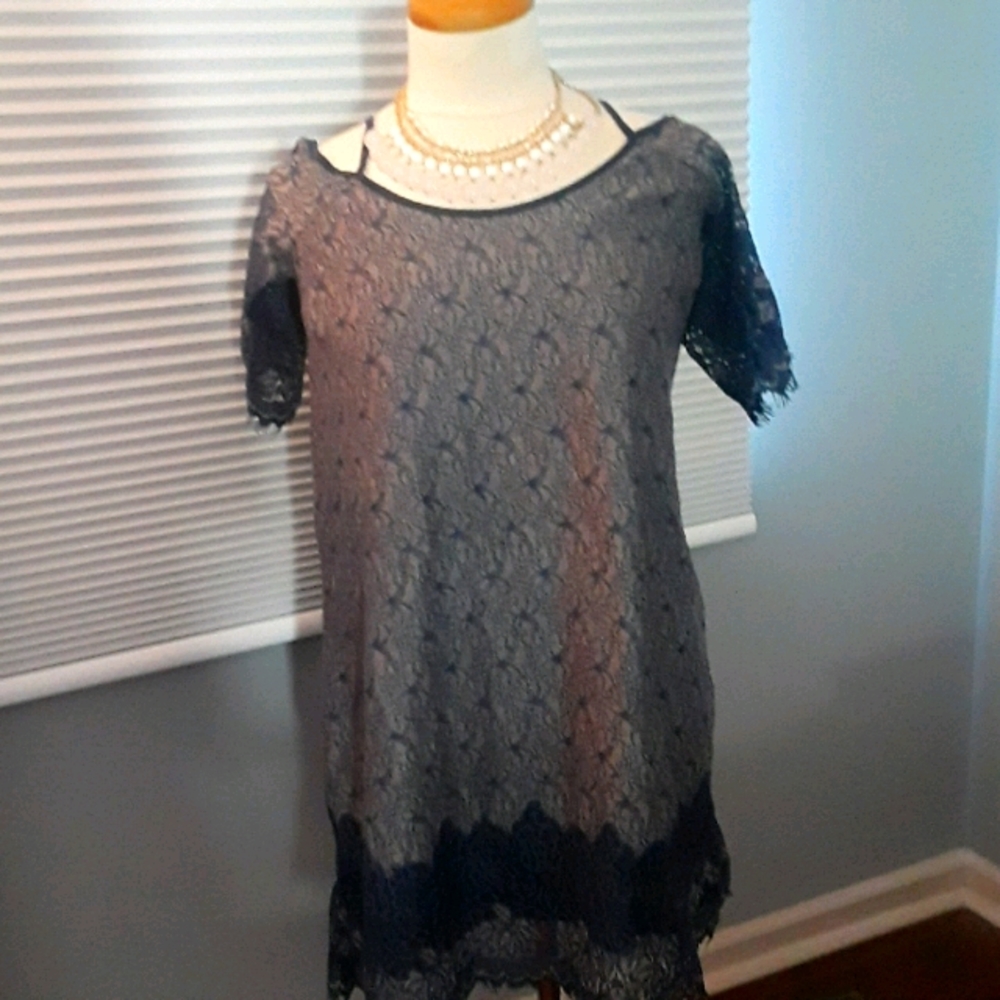 Buttans brand dress with beautiful lace detail